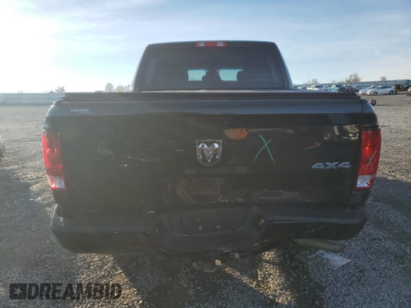 2018 Ram 1500 Express z VIN 3C6RR7KG3JG203310, wystawiony jako Copart lot #82222274 z przebiegiem 84 017 mil mil oraz Szkoda całkowita • Salvage title. Historia ofert i sprzedaży dostępna na DreamBid. Obrazek 6.
