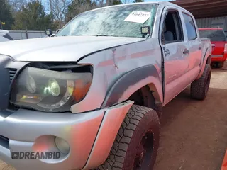 2006 Toyota Tacoma PreRunner z VIN 5TEJU62N56Z317981, wystawiony jako IAAI lot #41647457 z przebiegiem 254 512 mil mil oraz . Historia ofert i sprzedaży dostępna na DreamBid. Obrazek 6.