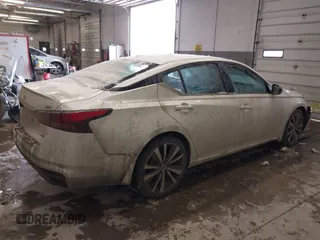 2020 Nissan Altima SR with VIN 1N4AL4CV8LC141000, listed as a IAAI auction lot 41294853 with 39,466 mi miles and . Bid and sale history available at carsss.com. Image 4.