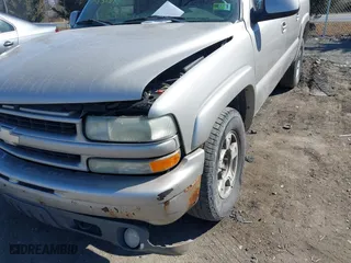 2004 Chevrolet Suburban LS with VIN 3GNFK16Z14G220272, listed as a IAAI auction lot 41768348 with 283,233 mi miles. Bid and sale history available at carsss.com. Image 6.
