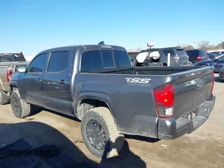 2021 Toyota Tacoma SR z VIN 3TYAX5GN3MT023665, wystawiony jako IAAI lot #41399435 z przebiegiem 53 552 mil mil oraz . Historia ofert i sprzedaży dostępna na DreamBid. Obrazek 3.