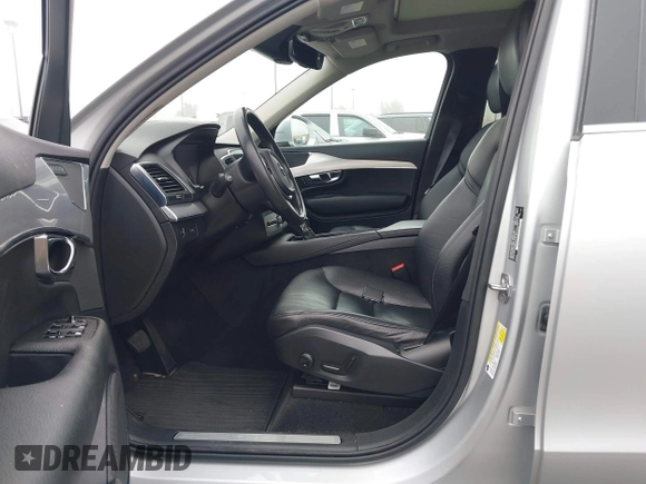2018 Volvo XC90 Momentum with VIN YV4102PKXJ1343155, listed as a IAAI auction lot 41493054 with 73,243 mi miles. Bid and sale history available at carsss.com. Image 5.
