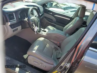 2018 Toyota Highlander SE with VIN 5TDKZRFH1JS545249, listed as a Copart auction lot 55875935 with 107,601 mi miles and Salvage title. Bid and sale history available at DreamBid. Image 7.