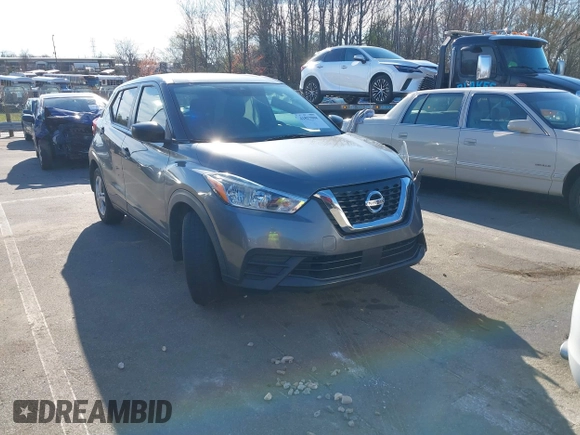 2020 Nissan Kicks S z VIN 3N1CP5BV7LL557951, wystawiony jako IAAI lot #41859008 z przebiegiem 46 566 mil mil oraz . Historia ofert i sprzedaży dostępna na DreamBid. Obrazek 1.