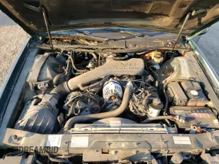 1995 Ford Thunderbird LX z VIN 1FALP62W0SH186954, wystawiony jako Copart lot #77611114 z przebiegiem 75 550 mil mil oraz Czysty tytuł • Clean title. Historia ofert i sprzedaży dostępna na DreamBid. Obrazek 11.