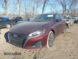 2023 Nissan Altima SV z VIN 1N4BL4DW5PN408860, wystawiony jako IAAI lot #41427683 z przebiegiem 12 248 mil mil oraz . Historia ofert i sprzedaży dostępna na DreamBid. Obrazek 6.
