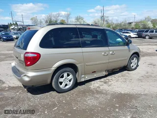 2006 Dodge Grand Caravan SXT with VIN 2D4GP44L46R886234, listed as a IAAI auction lot 41986745 with 1 mi miles. Bid and sale history available at carsss.com. Image 4.