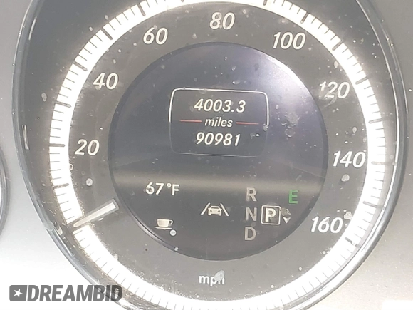 2013 Mercedes-Benz E-Class E 350 Luxury with VIN WDDHF8JB3DA767833, listed as a IAAI auction lot 40347863 with 90,981 mi miles. Bid and sale history available at carsss.com. Image 7.