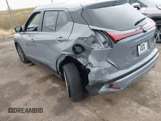 2024 Nissan Kicks SV with VIN 3N1CP5CV3RL576777, listed as a IAAI auction lot 40766968 with 1,403 mi miles. Bid and sale history available at carsss.com. Image 6.