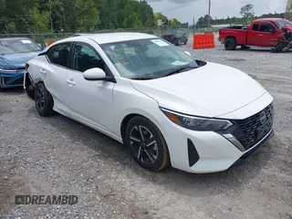 2024 Nissan Sentra SV z VIN 3N1AB8CVXRY329282, wystawiony jako IAAI lot #42498706 z przebiegiem 36 655 mil mil oraz . Historia ofert i sprzedaży dostępna na DreamBid. Obrazek 1.