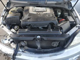 2005 Kia Sorento LX z VIN KNDJC733455442137, wystawiony jako Copart lot #46496065 z przebiegiem 118 299 mil mil oraz Szkoda całkowita • Salvage title. Historia ofert i sprzedaży dostępna na DreamBid. Obrazek 13.