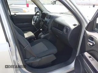 2013 Jeep Patriot Sport with VIN 1C4NJPBA7DD209591, listed as a IAAI auction lot 41945082 with 111,837 mi miles. Bid and sale history available at carsss.com. Image 5.