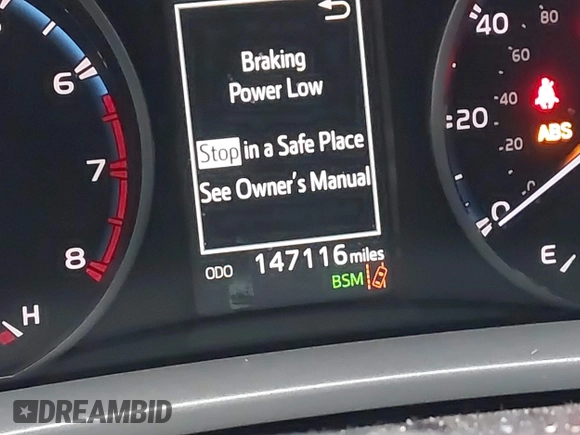 2018 Toyota RAV4 XLE with VIN 2T3RFREV2JW717351, listed as a IAAI auction lot 41576522 with 147,116 mi miles. Bid and sale history available at carsss.com. Image 15.