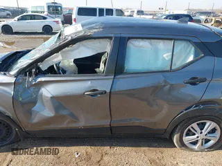 2022 Nissan Kicks S z VIN 3N1CP5BV2NL498598, wystawiony jako IAAI lot #42085165 z przebiegiem 49 872 mil mil oraz . Historia ofert i sprzedaży dostępna na DreamBid. Obrazek 14.