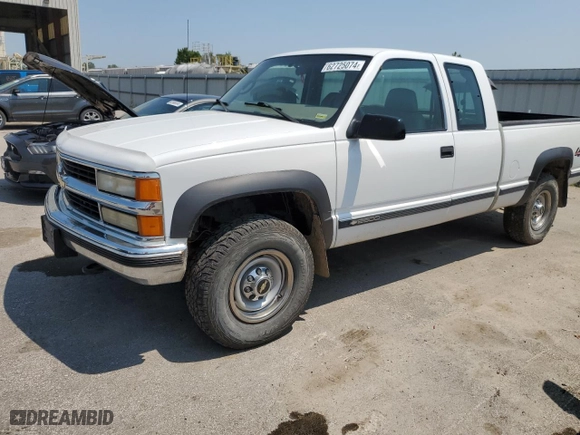 1999 Chevrolet C/K 2500 with VIN 1GCGK29R2XF094752, listed as a Copart auction lot 66548124 with 164,155 mi miles and Salvage Title. Bid and sale history available at carsss.com. Image 1.