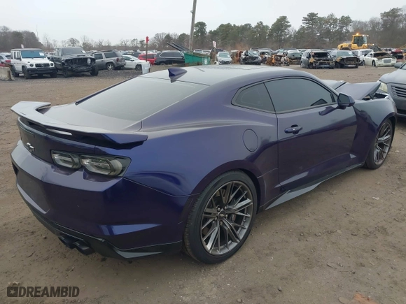 2019 Chevrolet Camaro ZL1 with VIN 1G1FK1R68K0144103, listed as a IAAI auction lot 41165256 with 33,563 mi miles. Bid and sale history available at carsss.com. Image 4.