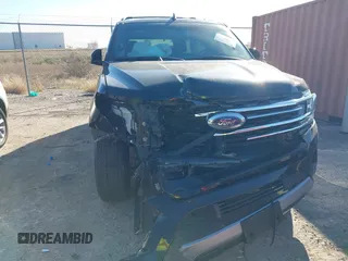 2019 Ford Expedition XLT with VIN 1FMJU1HT3KEA73359, listed as a IAAI auction lot 40979883 with 75,295 mi miles. Bid and sale history available at carsss.com. Image 6.
