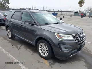 2016 Ford Explorer XLT with VIN 1FM5K7DH8GGB95352, listed as a IAAI auction lot 42118995 with 140,963 mi miles and . Bid and sale history available at carsss.com. Image 1.