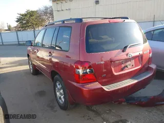 2006 Toyota Highlander w/3rd Row with VIN JTEDP21A060106758, listed as a IAAI auction lot 41441477 with 154,143 mi miles. Bid and sale history available at carsss.com. Image 3.