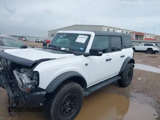 2023 Ford Bronco z VIN 1FMEE5DP2PLB16493, wystawiony jako IAAI lot #42507079 z przebiegiem 59 656 mil mil oraz . Historia ofert i sprzedaży dostępna na DreamBid. Obrazek 15.