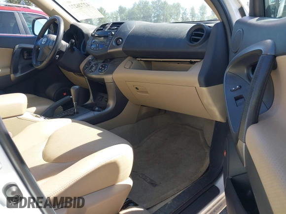 2011 Toyota RAV4 Limited z VIN 2T3DF4DV9BW173656, wystawiony jako IAAI lot #42726272 z przebiegiem 81 421 mil mil oraz . Historia ofert i sprzedaży dostępna na DreamBid. Obrazek 5.