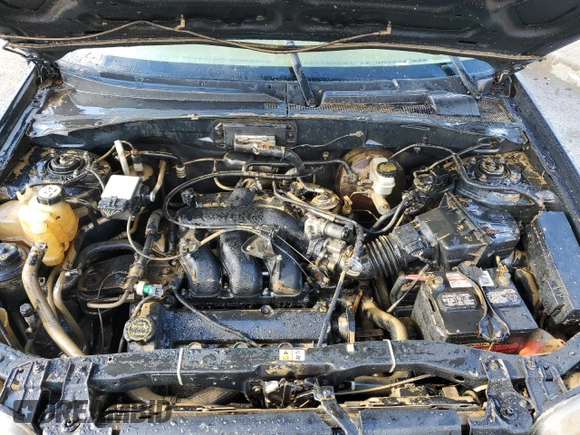 2002 Ford Escape XLS Choice with VIN 1FMYU01152KC17982, listed as a Copart auction lot 53362005 with Not provided miles and Non repairable. Bid and sale history available at DreamBid. Image 12.