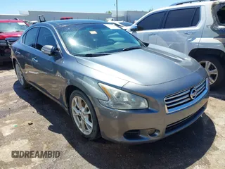 2014 Nissan Maxima S z VIN 1N4AA5AP5EC913942, wystawiony jako IAAI lot #42298769 z przebiegiem 213 729 mil mil oraz . Historia ofert i sprzedaży dostępna na DreamBid. Obrazek 1.