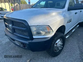 2016 Ram 3500 Tradesman z VIN 3C63RRGLXGG155224, wystawiony jako Copart lot #82751474 z przebiegiem 201 828 mil mil oraz Czysty tytuł • Clean title. Historia ofert i sprzedaży dostępna na DreamBid. Obrazek 2.