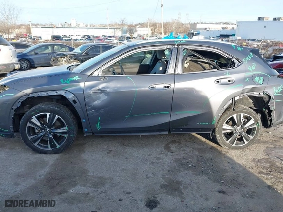 2021 Lexus UX with VIN JTHP9JBH3M2043933, listed as a IAAI auction lot 41298968 with 1 mi miles. Bid and sale history available at carsss.com. Image 6.