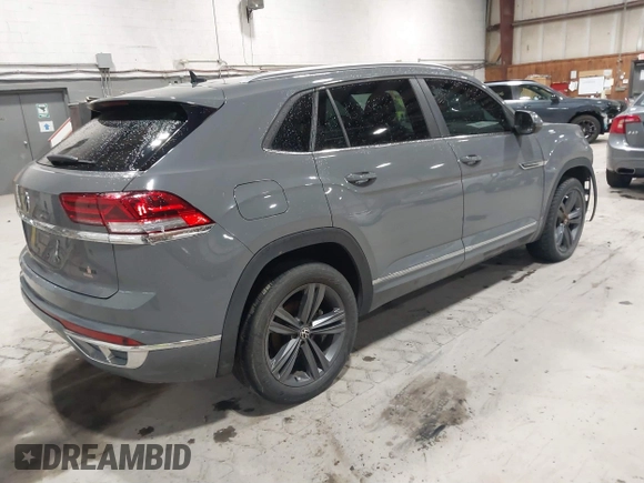 2021 Volkswagen Atlas SE with VIN 1V2PE2CA4MC237027, listed as a IAAI auction lot 41715979 with 38,306 mi miles and . Bid and sale history available at DreamBid. Image 4.