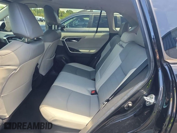 2022 Toyota RAV4 Hybrid XLE Premium z VIN 4T3B6RFVXNU071885, wystawiony jako IAAI lot #42730174 z przebiegiem 53 502 mil mil oraz . Historia ofert i sprzedaży dostępna na DreamBid. Obrazek 2.