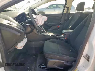 2018 Ford Focus SE z VIN 1FADP3F29JL225126, wystawiony jako Copart lot #52817265 z przebiegiem Nie podano mil oraz Szkoda całkowita • Salvage title. Historia ofert i sprzedaży dostępna na DreamBid. Obrazek 7.