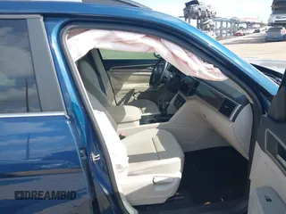 2020 Volkswagen Atlas SE z VIN 1V2WR2CA8LC503891, wystawiony jako IAAI lot #42350826 z przebiegiem 88 306 mil mil oraz . Historia ofert i sprzedaży dostępna na DreamBid. Obrazek 5.