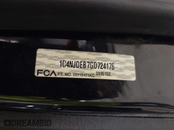 2016 Jeep Compass Latitude with VIN 1C4NJDEB7GD724176, listed as a IAAI auction lot 42051937 with 85,546 mi miles and . Bid and sale history available at DreamBid. Image 9.