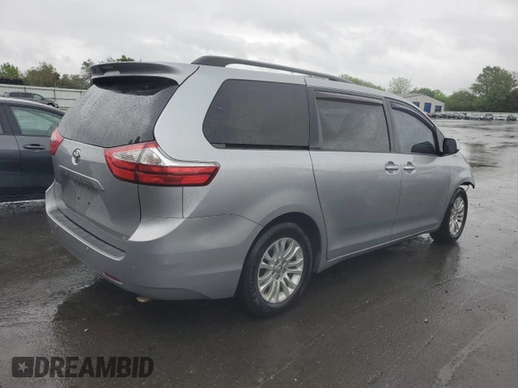 2017 Toyota Sienna XLE Auto Access Seat z VIN 5TDYZ3DC8HS848456, wystawiony jako Copart lot #56531805 z przebiegiem 115 716 mil mil oraz Szkoda całkowita • Salvage title. Historia ofert i sprzedaży dostępna na DreamBid. Obrazek 3.