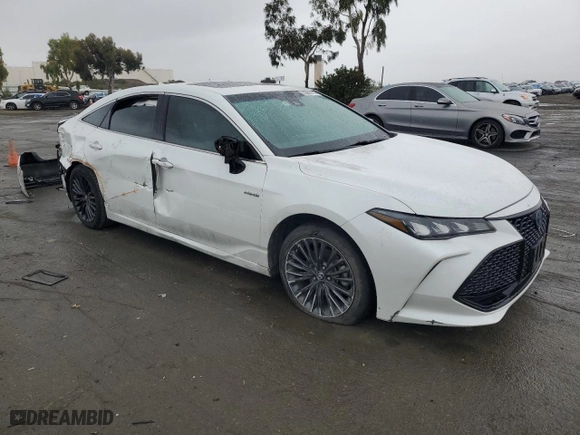2019 Toyota Avalon Hybrid Limited with VIN 4T1B21FB8KU005018, listed as a Copart auction lot 45603125 with 111,976 mi miles and Salvage Title. Bid and sale history available at carsss.com. Image 4.