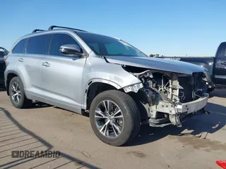 2016 Toyota Highlander XLE z VIN 5TDJKRFHXGS247601, wystawiony jako IAAI lot #41981437 z przebiegiem 240 008 mil mil oraz . Historia ofert i sprzedaży dostępna na DreamBid. Obrazek 1.