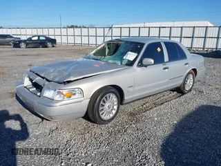 2010 Mercury Grand Marquis LS z VIN 2MEBM7FV2AX635506, wystawiony jako IAAI lot #41597727 z przebiegiem Nie podano mil oraz . Historia ofert i sprzedaży dostępna na DreamBid. Obrazek 16.