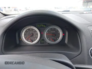 2013 Volvo C70 T5 с VIN YV1672MC6DJ140019, выставлен на аукционе IAAI как лот 42156461 с пробегом 72 669 миль миль и . История ставок и продаж доступна на DreamBid. Изображение 7.