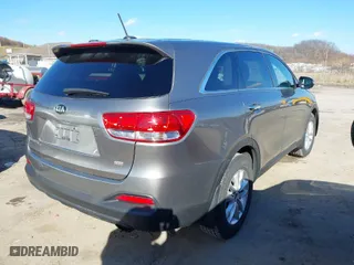 2016 Kia Sorento LX with VIN 5XYPG4A3XGG096959, listed as a IAAI auction lot 41497760 with 98,399 mi miles. Bid and sale history available at carsss.com. Image 4.