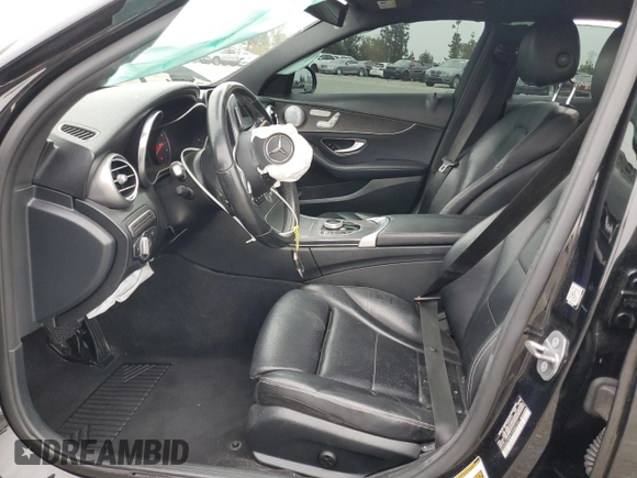 2019 Mercedes-Benz C 300 z VIN WDDWF8DB1KR483781, wystawiony jako Copart lot #53326925 z przebiegiem 60 866 mil mil oraz Szkoda całkowita • Salvage title. Historia ofert i sprzedaży dostępna na DreamBid. Obrazek 7.