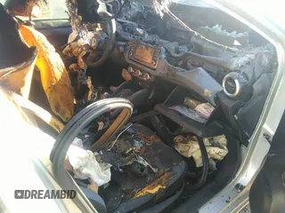 2023 Nissan Versa SV z VIN 3N1CN8EV0PL871854, wystawiony jako IAAI lot #41958143 z przebiegiem Nie podano mil oraz . Historia ofert i sprzedaży dostępna na DreamBid. Obrazek 5.