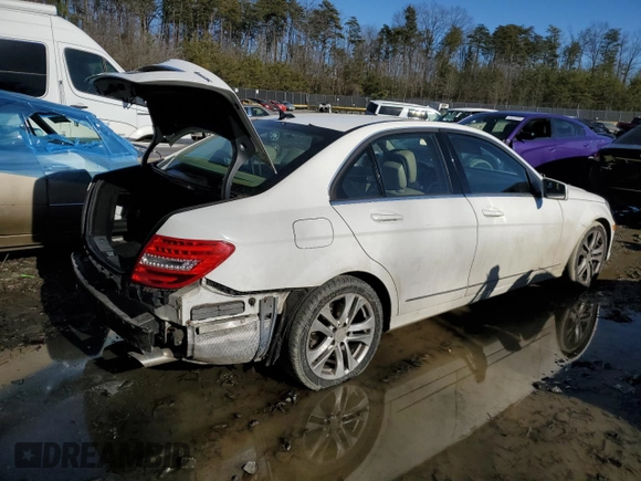 2013 Mercedes-Benz C 300 Sport с VIN WDDGF8AB0DR289190, выставлен на аукционе Copart как лот 43130315 с пробегом 167 032 миль миль и Списание • Salvage title. История ставок и продаж доступна на DreamBid. Изображение 3.