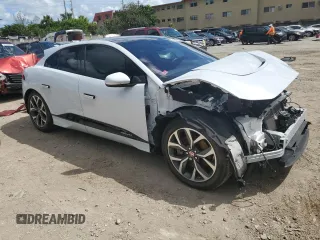 2020 Jaguar I-Pace SE z VIN SADHC2S10L1F87320, wystawiony jako Copart lot #68242673 z przebiegiem 48 264 mil mil oraz . Historia ofert i sprzedaży dostępna na DreamBid. Obrazek 4.