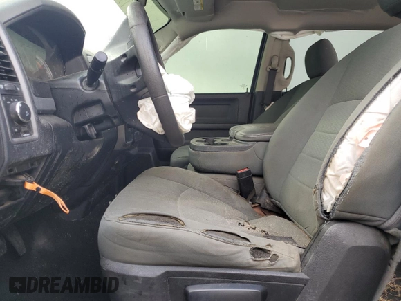 2018 Ram 1500 Express z VIN 1C6RR6KT9JS314881, wystawiony jako Copart lot #43798115 z przebiegiem Nie podano mil oraz Szkoda całkowita • Salvage title. Historia ofert i sprzedaży dostępna na DreamBid. Obrazek 7.