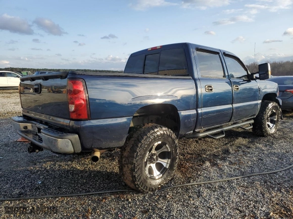 2006 Chevrolet Silverado 1500 LT1 with VIN 2GCEC13T861214806, listed as a Copart auction lot 47633735 with 168,999 mi miles and Salvage Title. Bid and sale history available at carsss.com. Image 3.