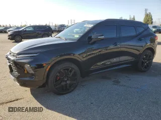 2024 Chevrolet Blazer RS z VIN 3GNKBERS8RS175601, wystawiony jako Copart lot #49354415 z przebiegiem 20 031 mil mil oraz Szkoda całkowita • Salvage title. Historia ofert i sprzedaży dostępna na DreamBid. Obrazek 1.