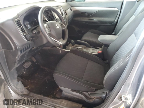 2018 Mitsubishi Outlander ES z VIN JA4AD2A36JJ002886, wystawiony jako Copart lot #58671765 z przebiegiem 221 639 mil mil oraz Czysty tytuł • Clean title. Historia ofert i sprzedaży dostępna na DreamBid. Obrazek 7.