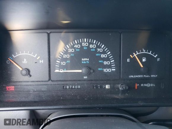1994 Dodge Caravan Grand SE z VIN 1B4GH44R1RX330819, wystawiony jako Copart lot #83548684 z przebiegiem 187 408 mil mil oraz Szkody całkowita. Historia ofert i sprzedaży dostępna na DreamBid. Obrazek 9.