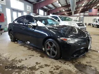 2017 Alfa Romeo Giulia with VIN ZARFAEDN0H7555470, listed as a Copart auction lot 43903823 with 99,753 mi miles. Bid and sale history available at carsss.com. Image 4.